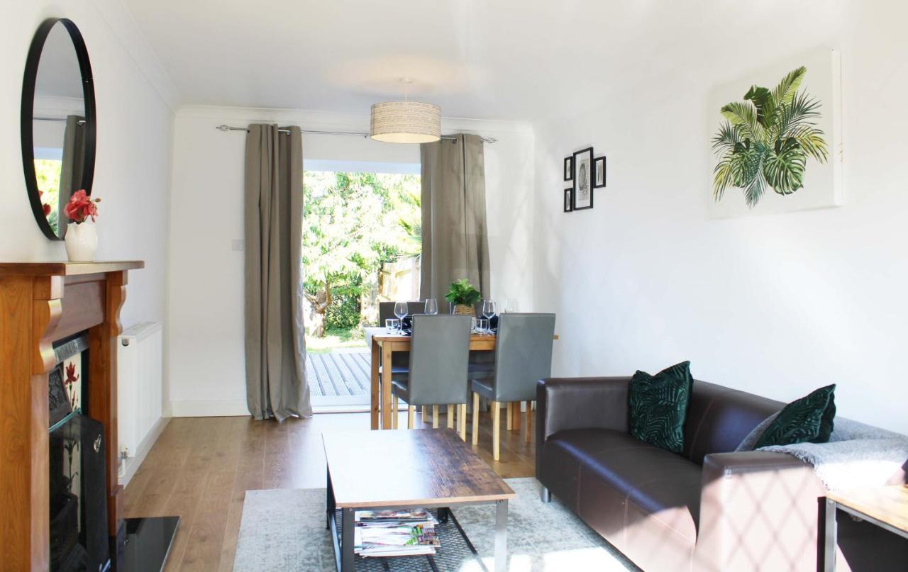 - Private House With Garden & Parking 05 *