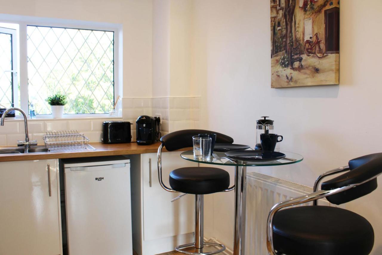 - Private House With Garden & Parking 05